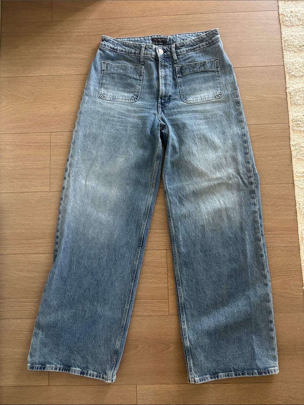 High-Rise Wide-Leg Jeans in Light Blue Wash